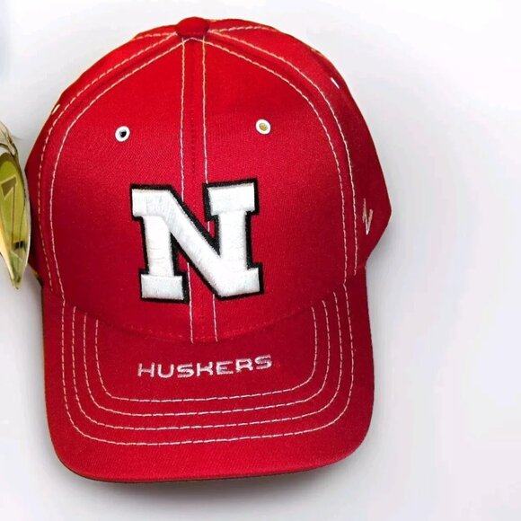 Nebraska Huskers Mens Zephyr Adjustable Red Strapback hat cap New Tags Ncaa - Picture 1 of 4